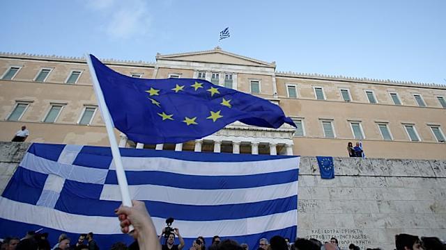 Greek stocks vs. Nasdaq 100: Which market won in the last 5 years?