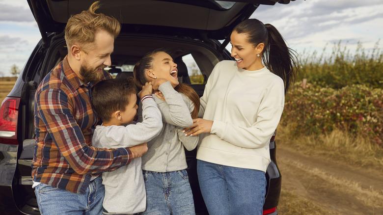 12 Helpful Tools And Gadgets Drivers Tend To Forget On Roadtrips
